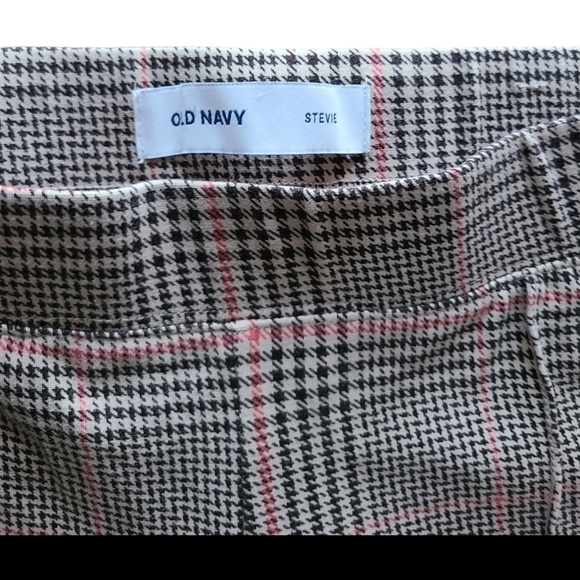 Old Navy Stevie Ankle Pants in Neutral Plaid - Size M - Picture 6 of 10